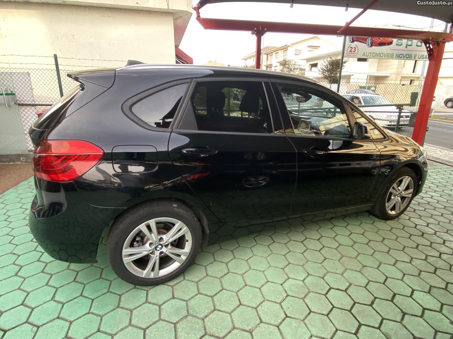 BMW 218 Active Tourer Advantage — fotografia 5
