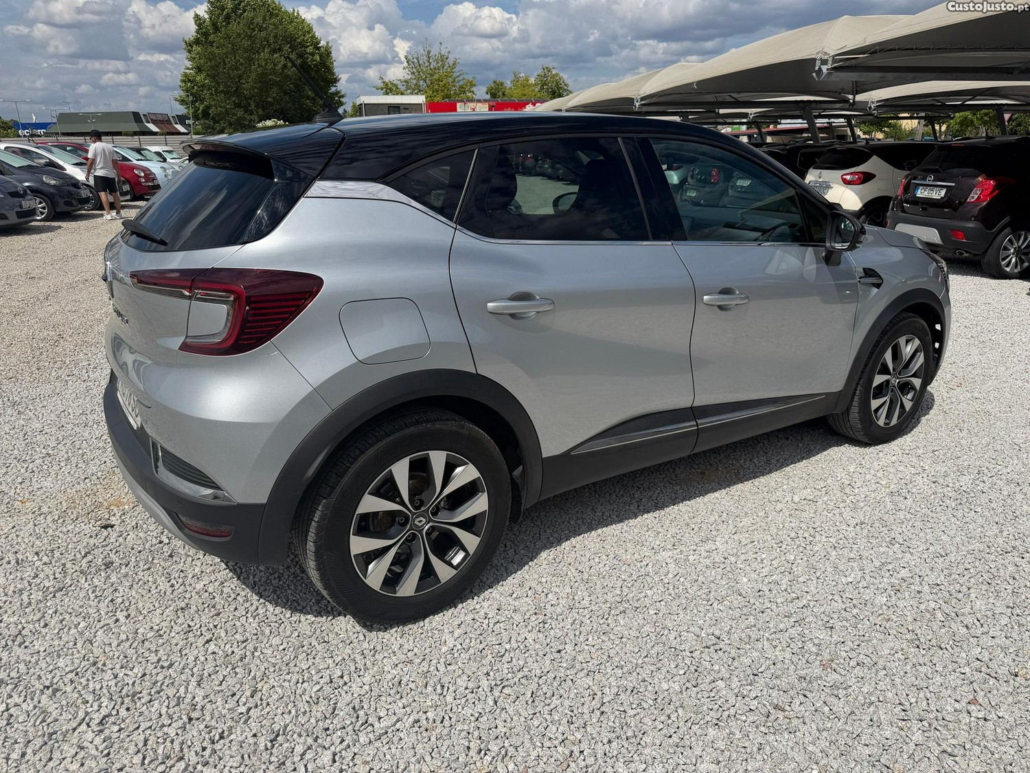 Renault Captur 1.3 TCe Exclusive — fotografia 8