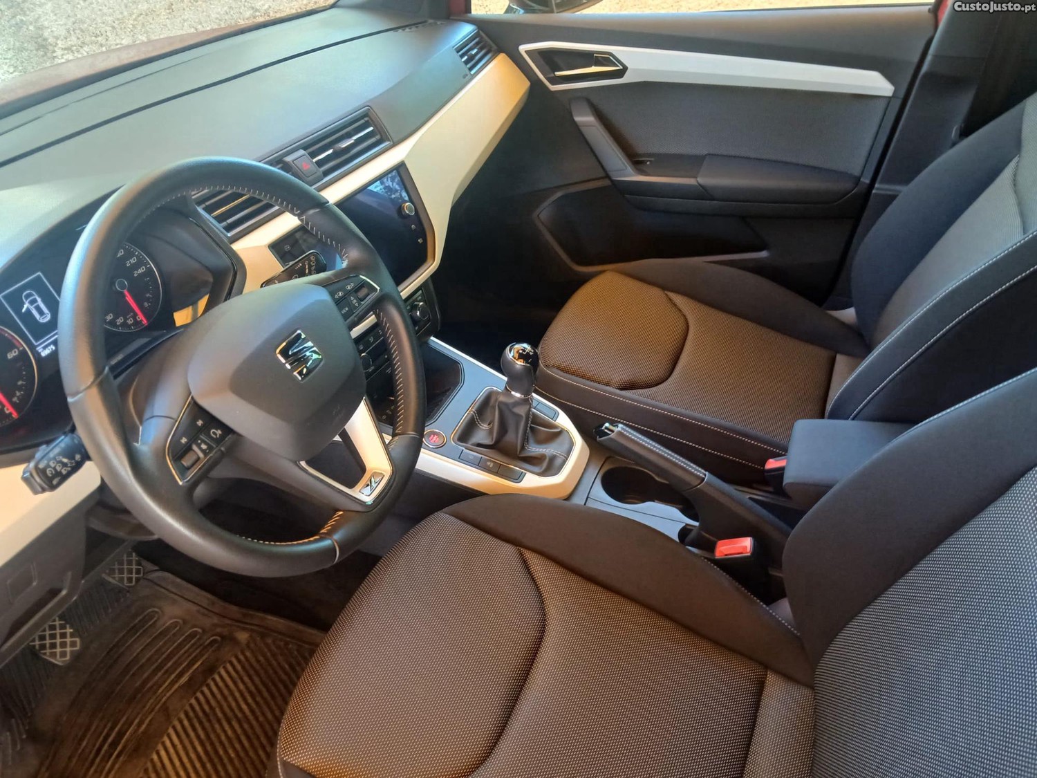 SEAT Arona 1.6 TDI Xcellence só com 69.675Km — fotografia 7