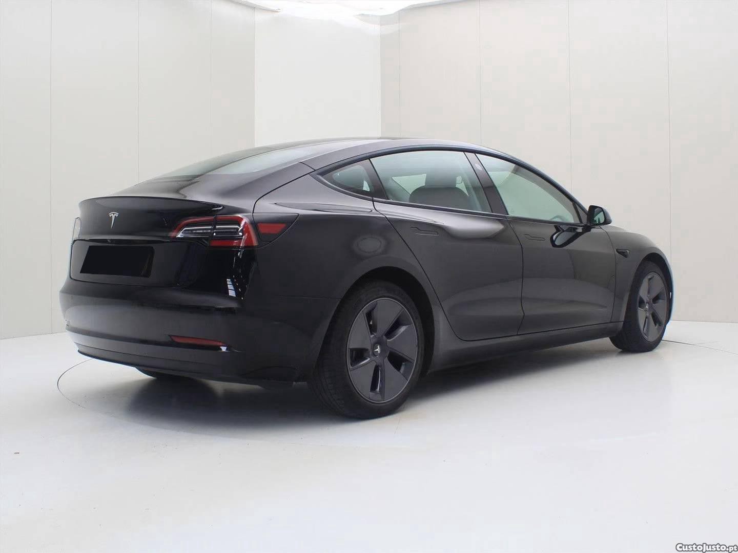 Tesla Model 3 Standard RWD Plus — photo 3