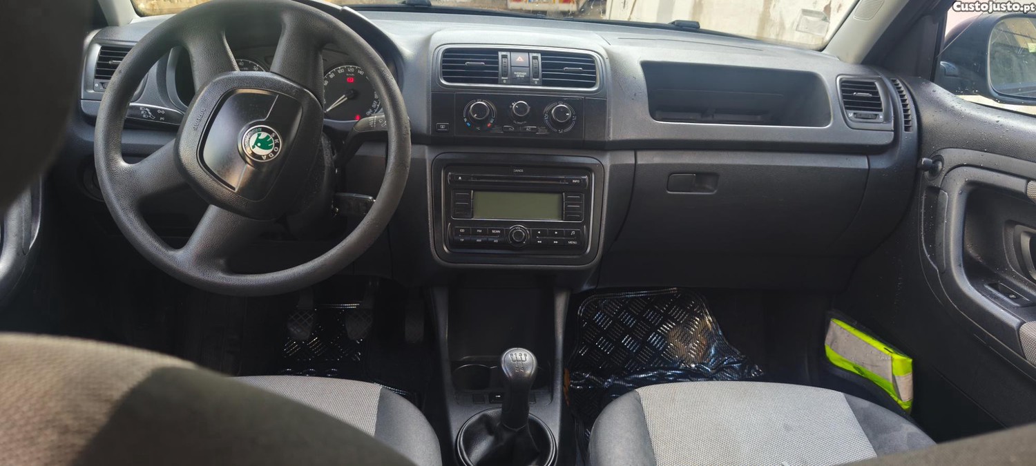 Skoda Fabia 1.2 — fotografia 4