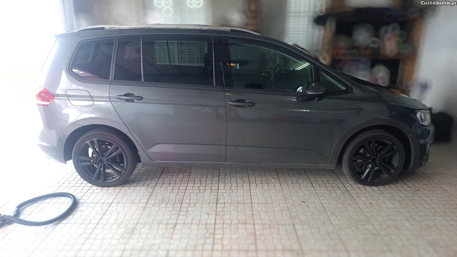 VW Touran 2.0 TDI — photo 2
