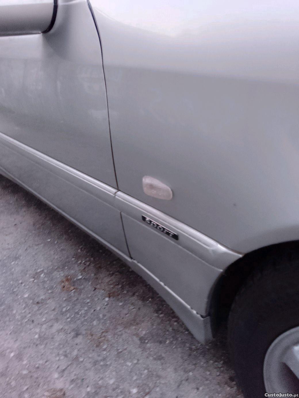 Mercedes-Benz C 220 carro — photo 2