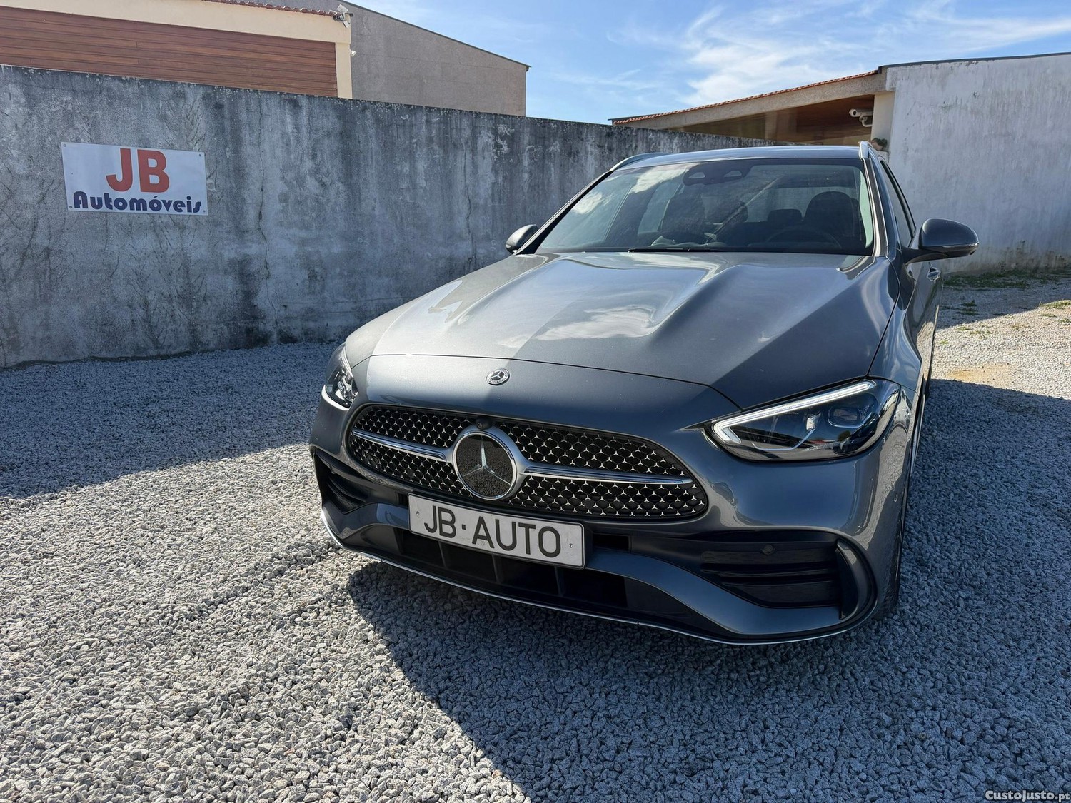Mercedes-Benz C 300 e AMG Line — photo 2