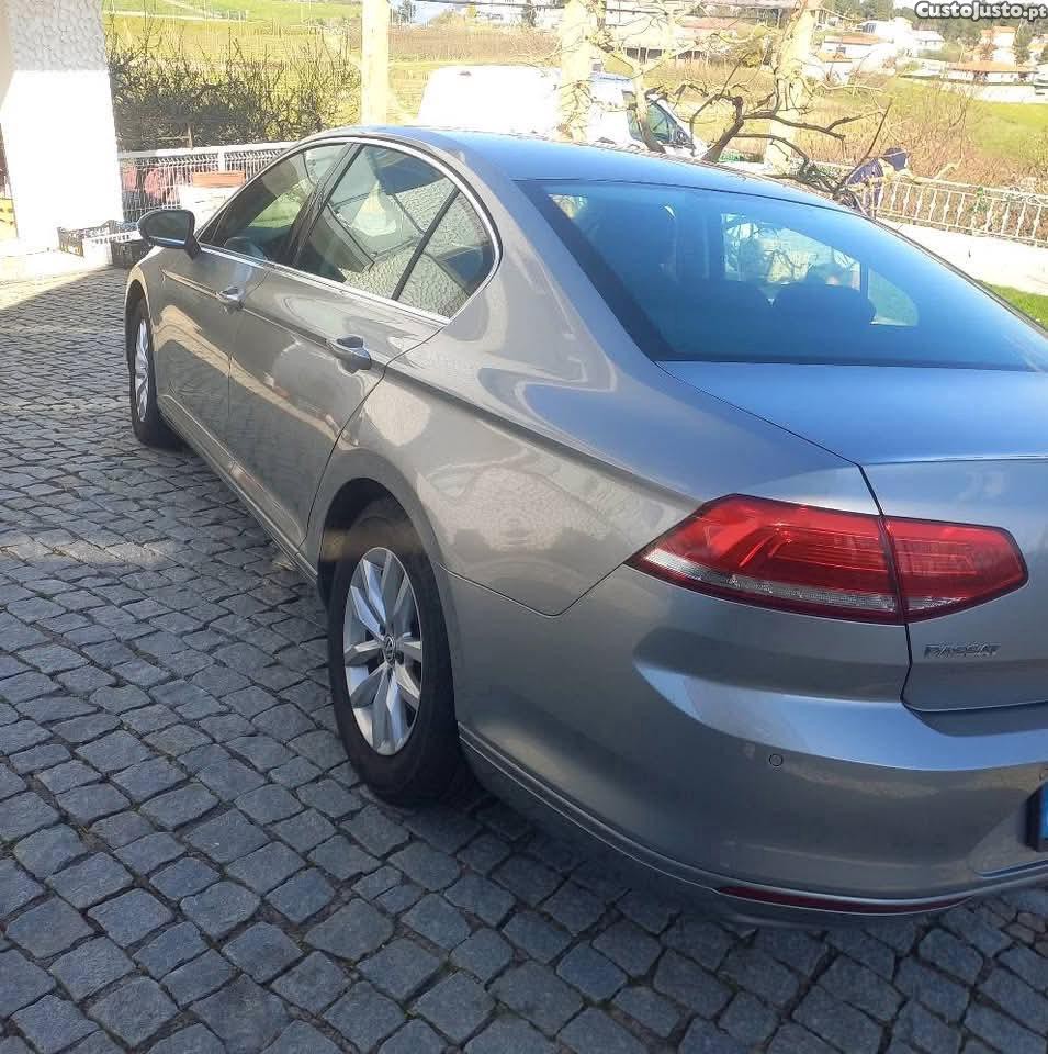 VW Passat VW Passat 2.0 TDI Confortline Sedan (2018) - 18 — photo 4