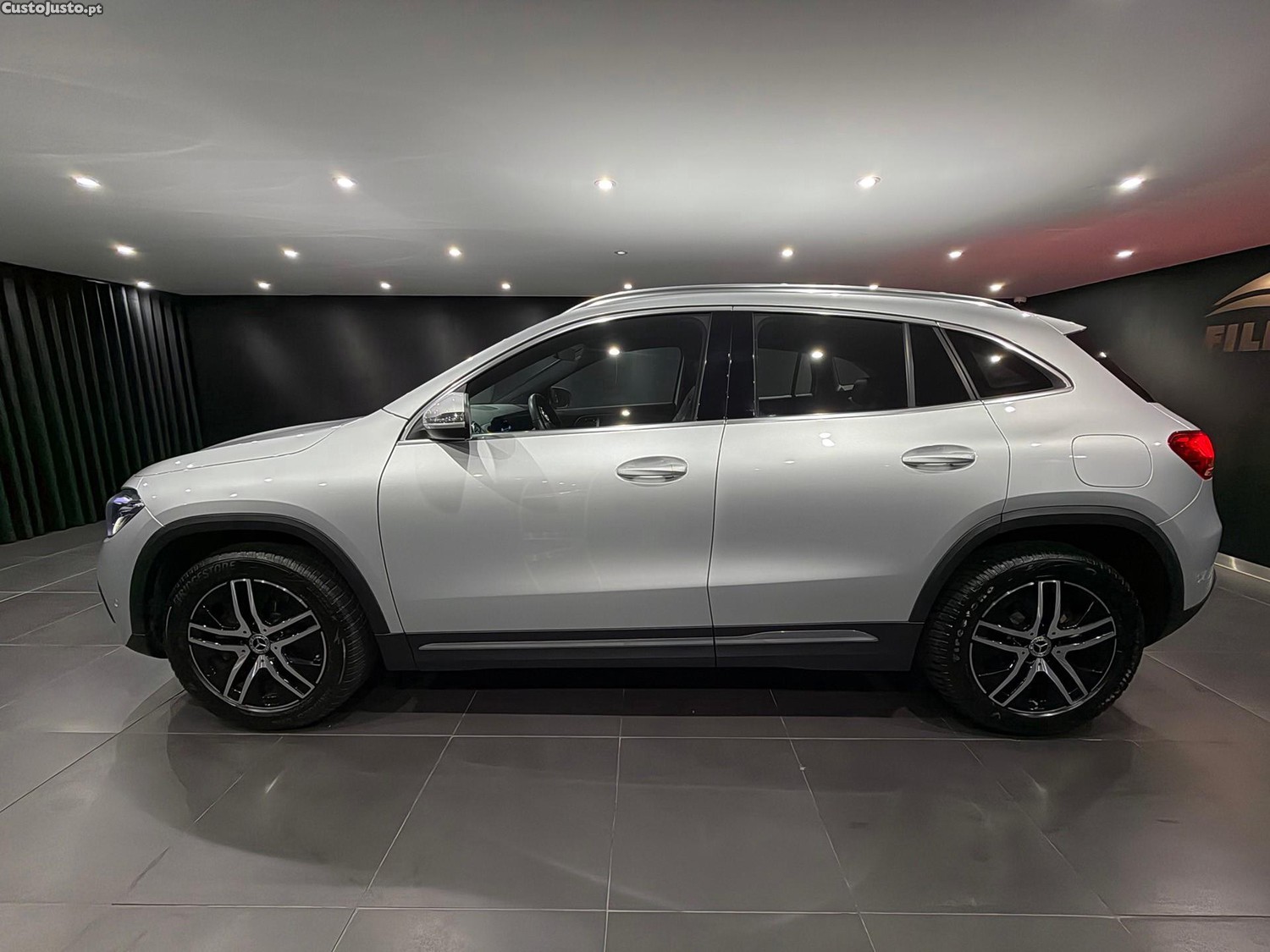 Mercedes-Benz GLA 250 e 8G-DCT Progressive — fotografia 22