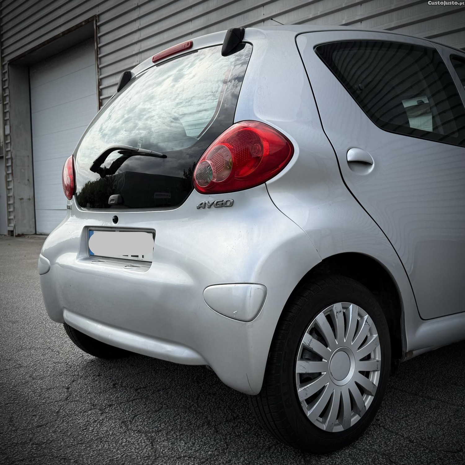Toyota Aygo 1.0Caixa Automática — fotografia 9