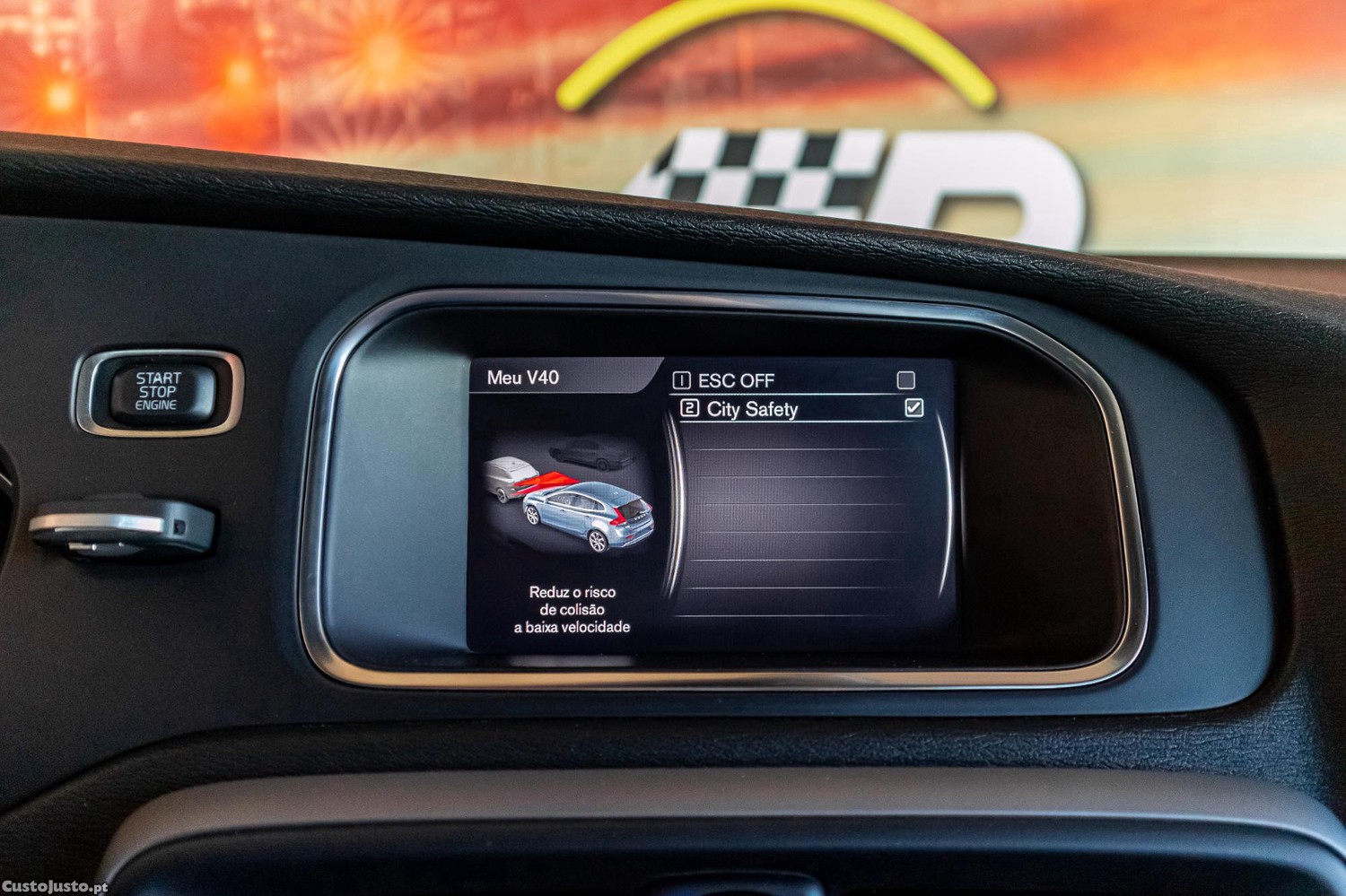 Volvo V40 2.0 D3 Momentum Geartronic — fotografia 9