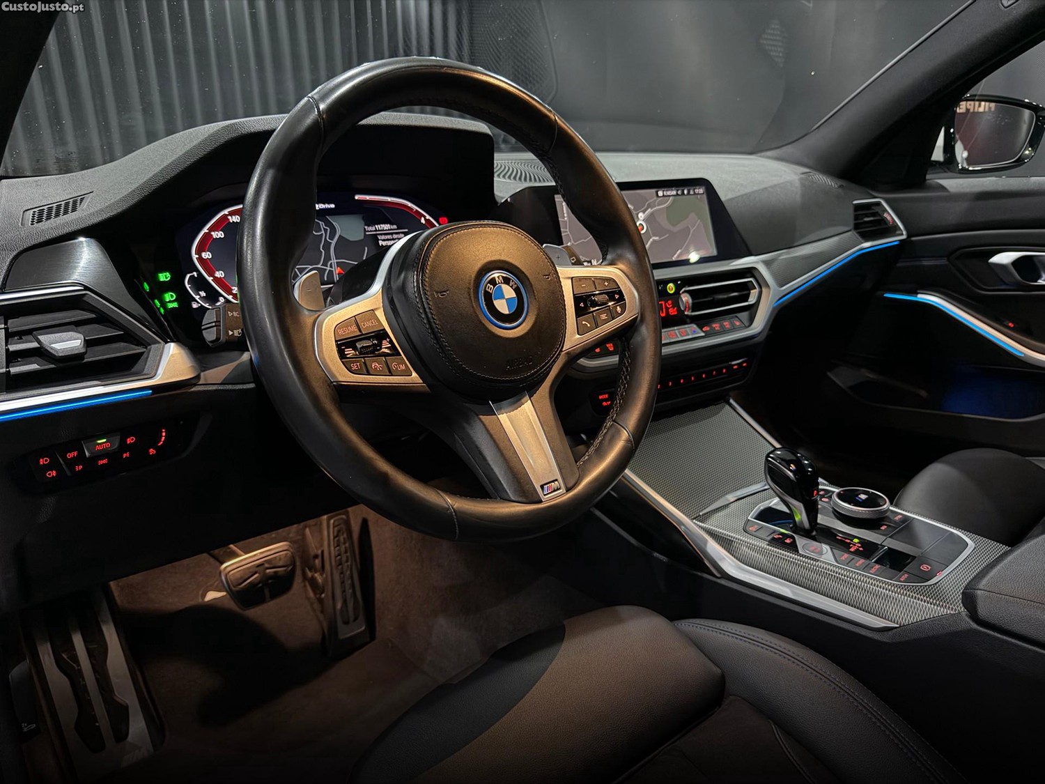 BMW 330 e Pack M Auto — fotografia 13