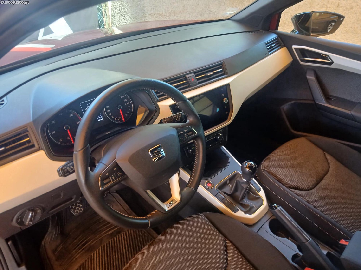 SEAT Arona 1.6 TDI Xcellence só com 69.675Km — fotografia 2