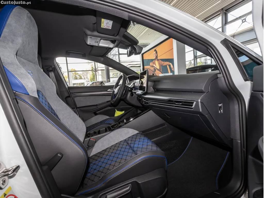 VW Golf 2.0 TSI R 4Motion DSG — fotografia 3