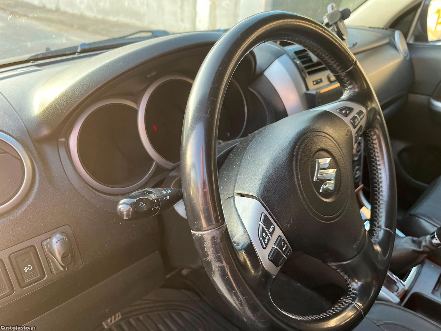 Suzuki Grand Vitara 1.9DDIS — fotografia 5