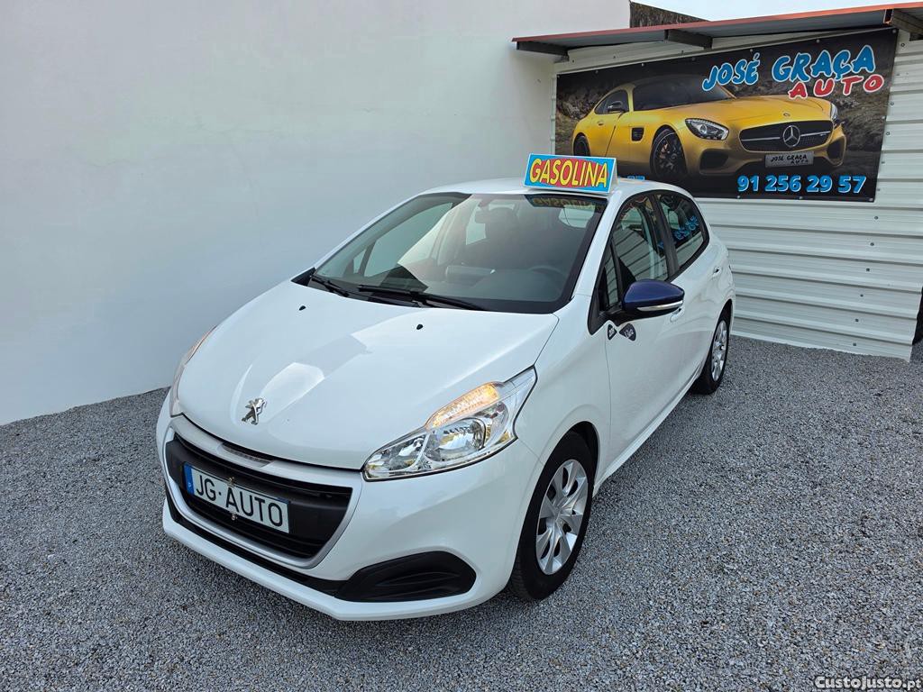 Peugeot 208 1.2i Like 68Cv 60.000Km 07/2018 — photo 2