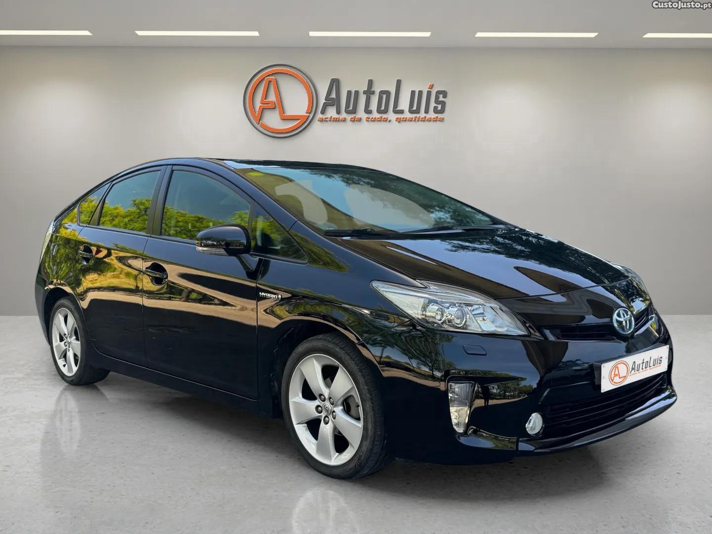 Toyota Prius 1.8 HSD Premium — fotografia 4