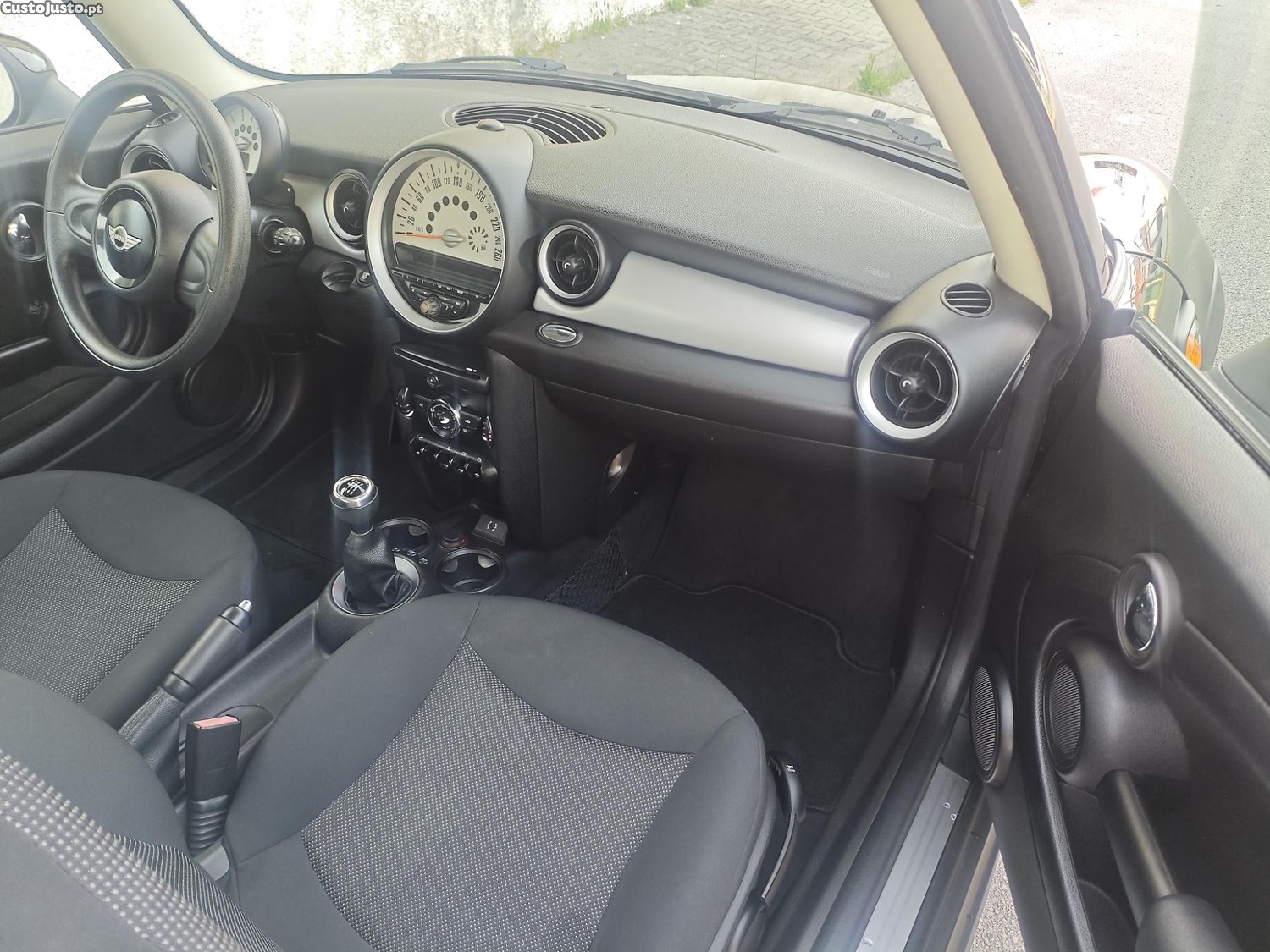 MINI Cooper 1.6 Diesel - 180000km — fotografia 7