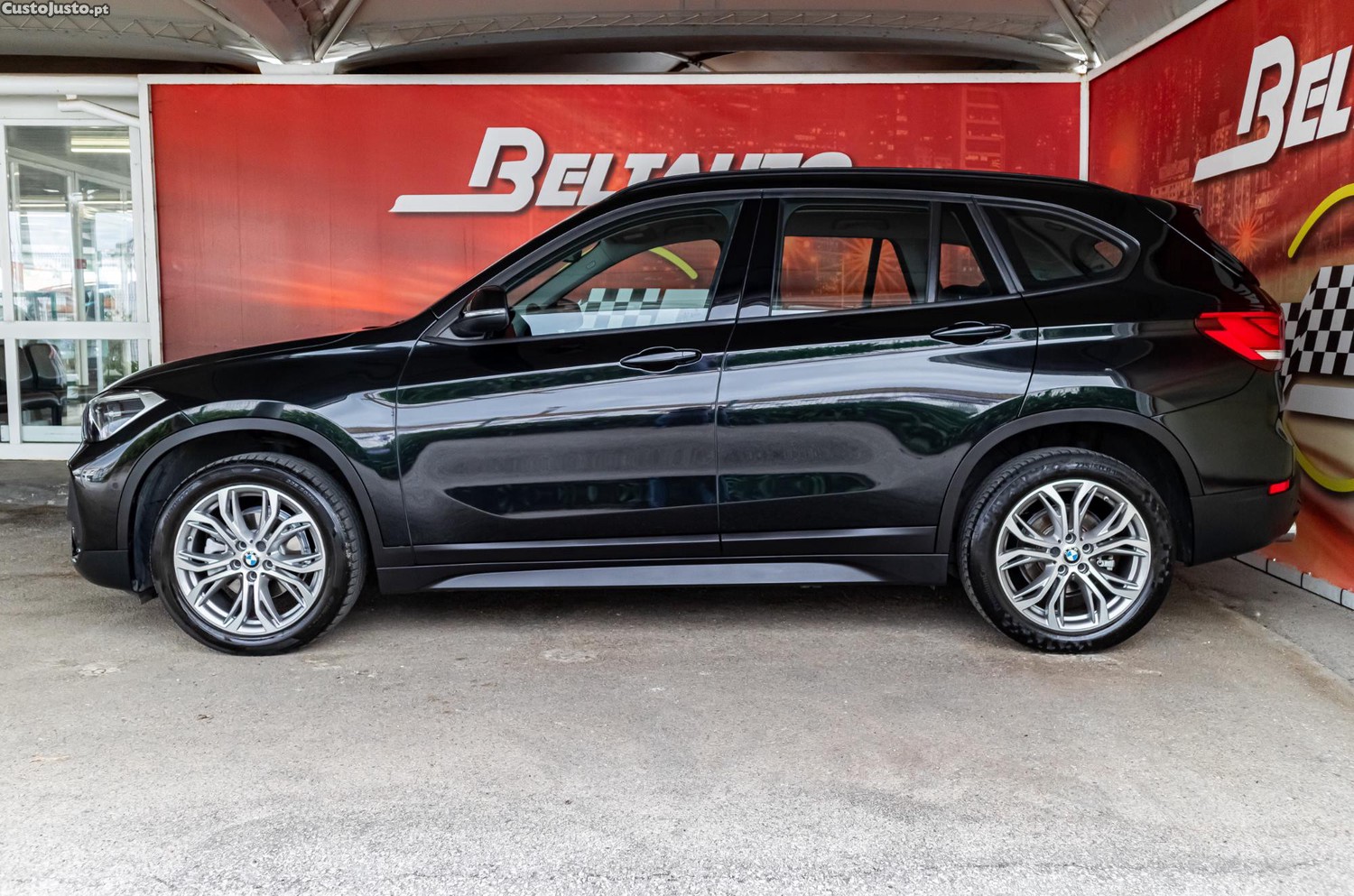 BMW X1 16 D sDrive Auto — fotografia 17