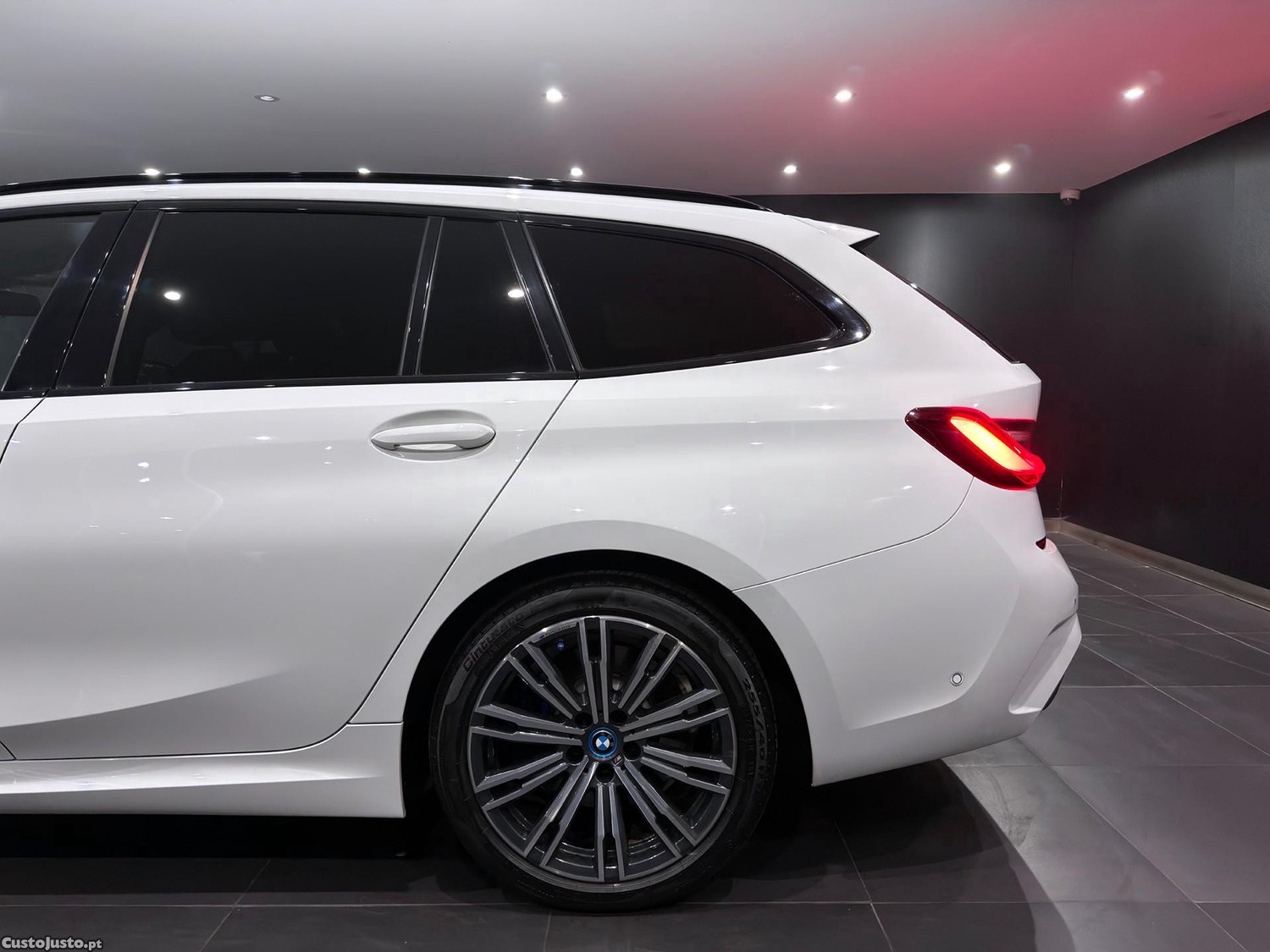 BMW 330 e Pack M Auto — fotografia 21