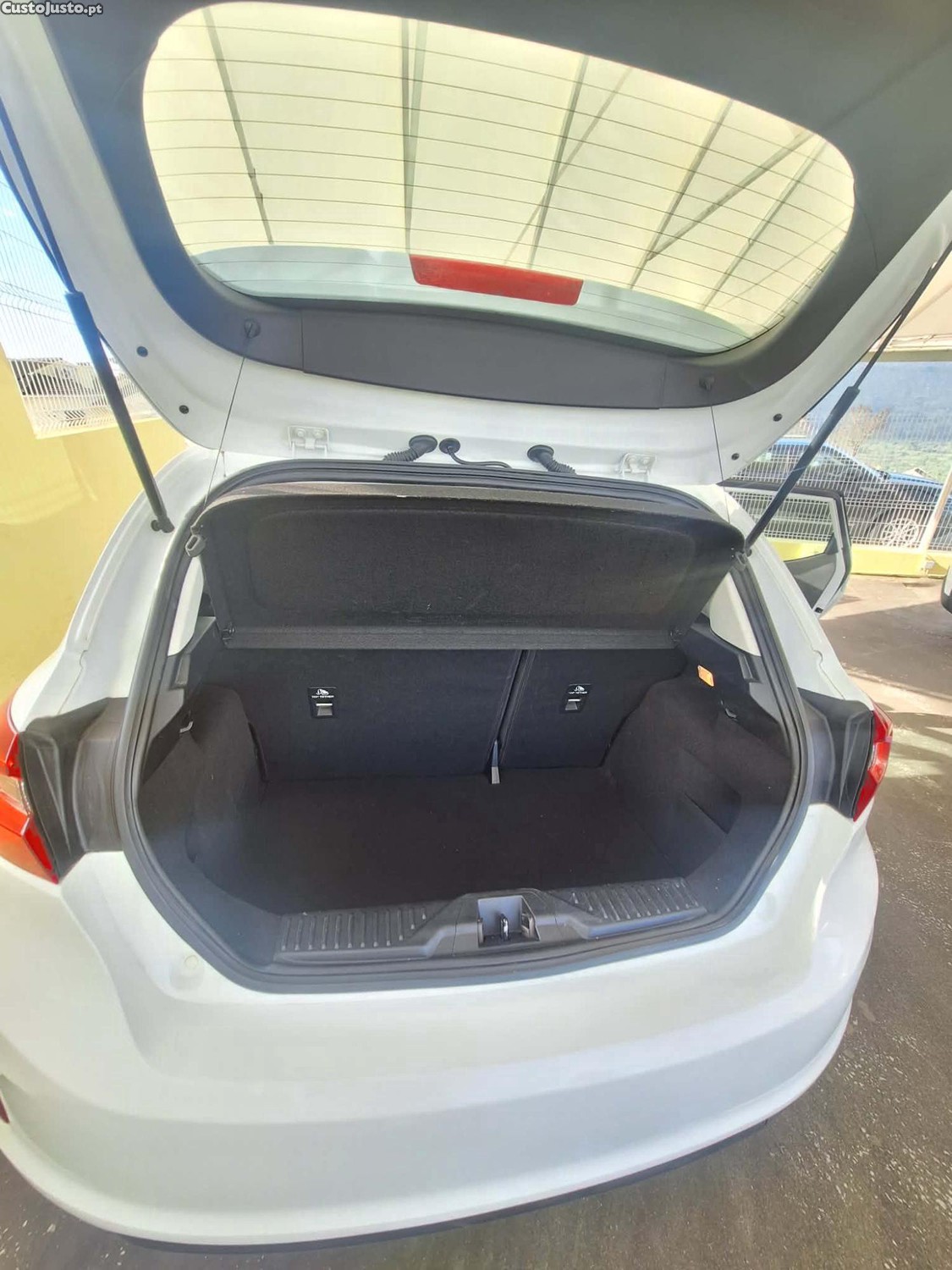 Ford Fiesta 1.1 VCT Business — fotografia 4