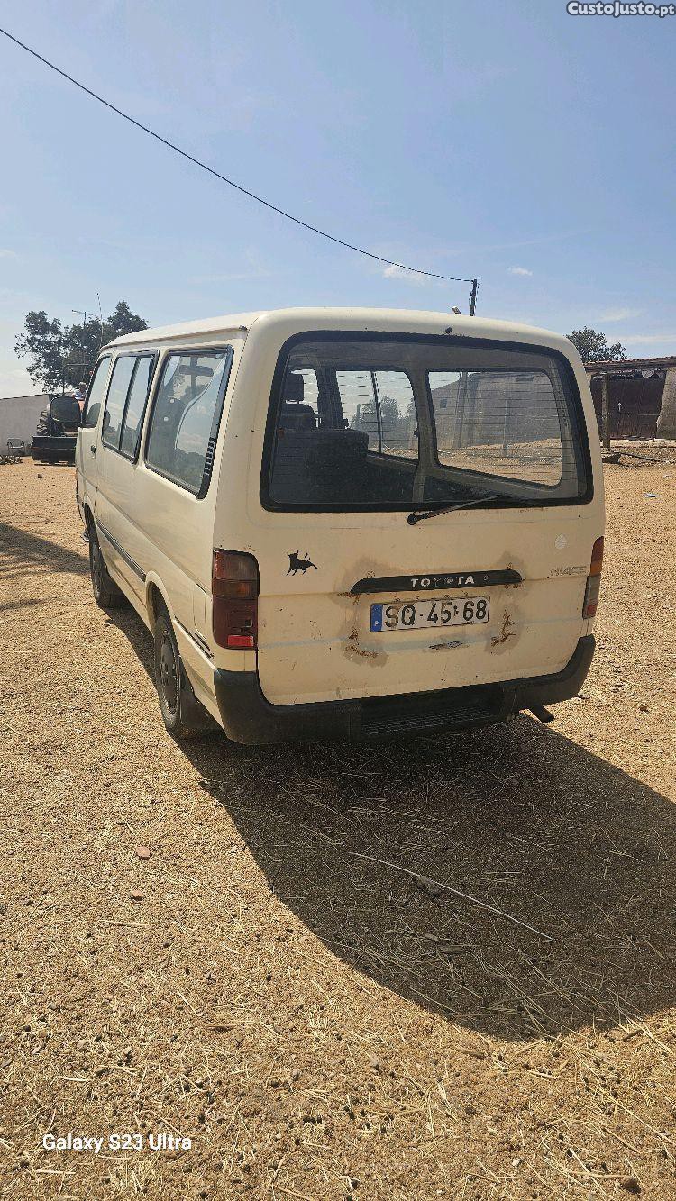 Toyota HiAce 2.4 diesel — photo 3