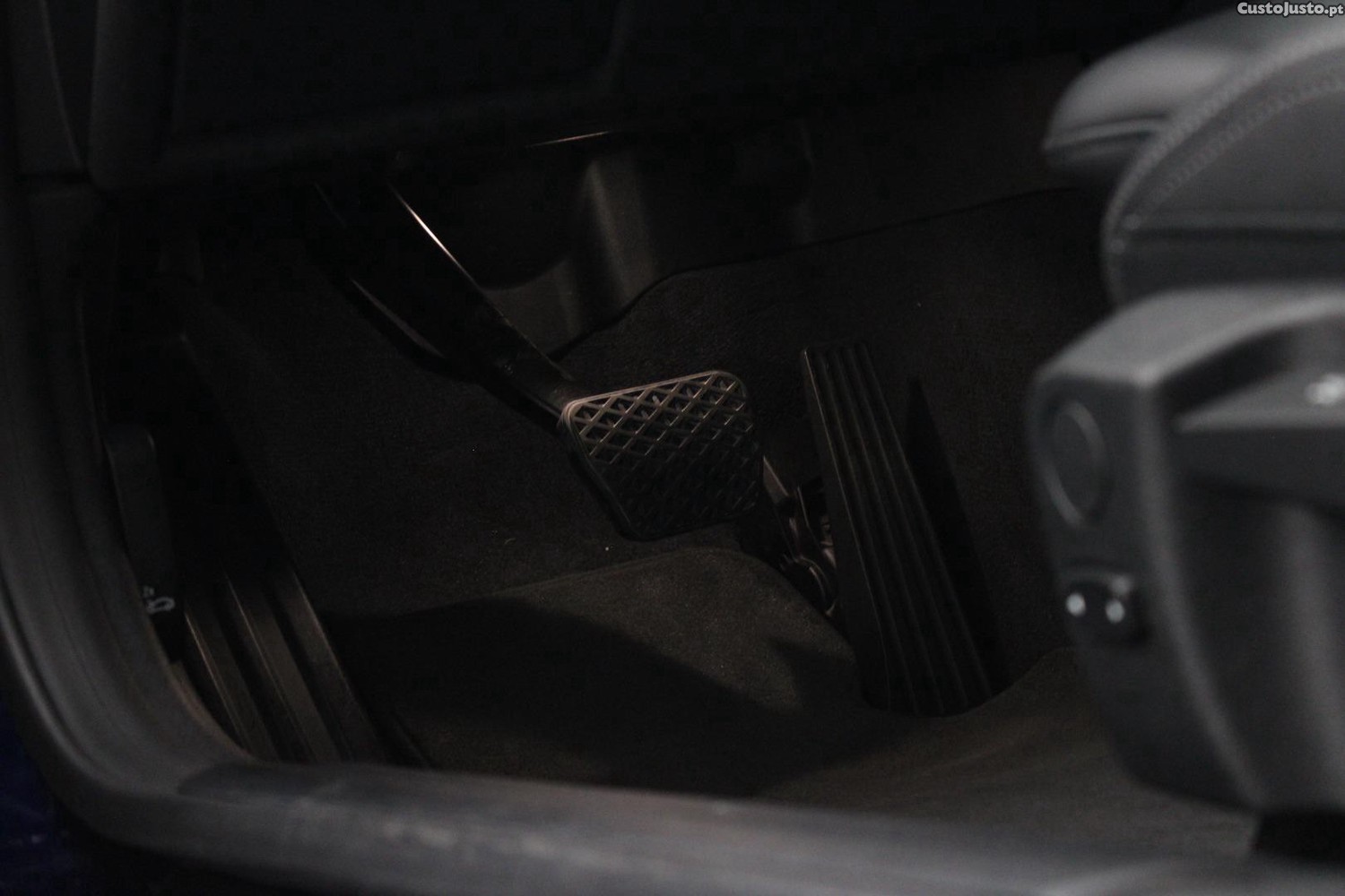 BMW i4 G26 40 E DRIVE 83.9 kWh (AUTO) — fotografia 17