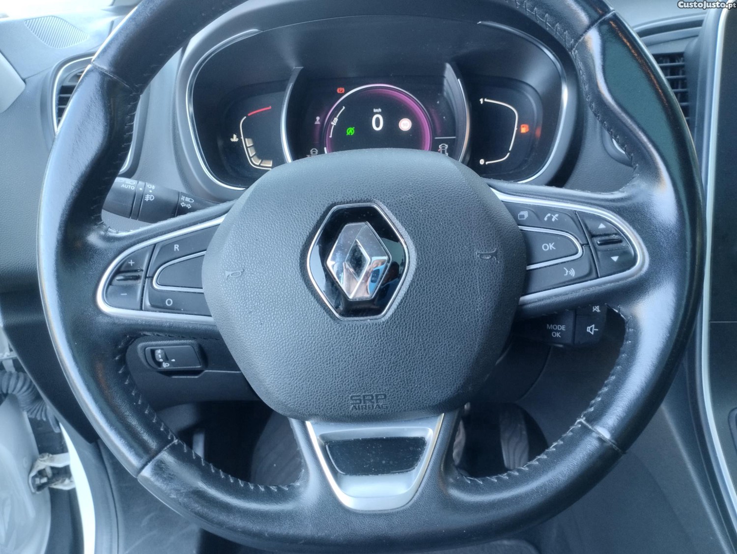 Renault Grand Scénic 1.6 DCI 130cv Intens - 7 lugares - Teto Panorâmico - C/ Garantia — fotografia 3
