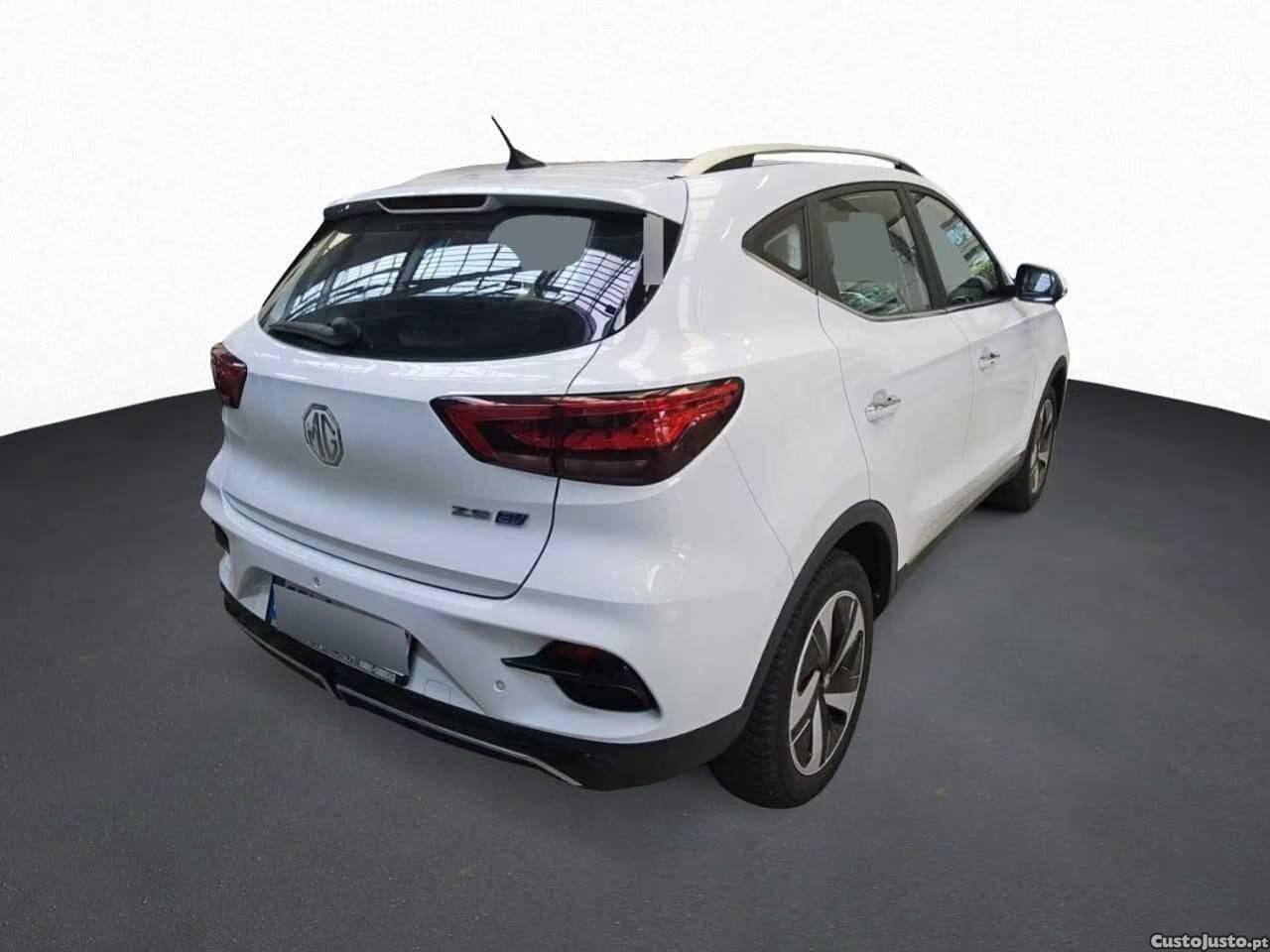 MG ZS 50.3 kWh Luxury — photo 2