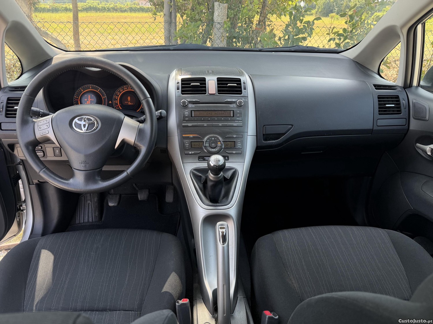 Toyota Auris 1.4 D4D Nacional um dono revisões todas na Marca — fotografia 4
