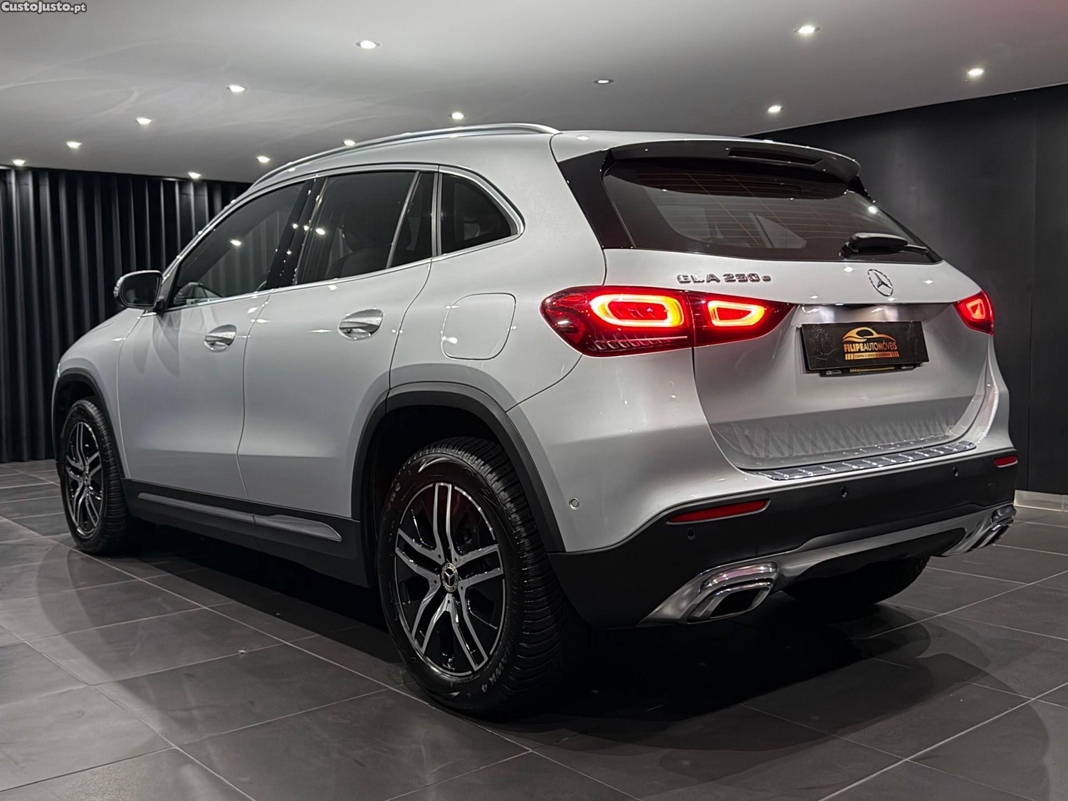 Mercedes-Benz GLA 250 e 8G-DCT Progressive — fotografia 21