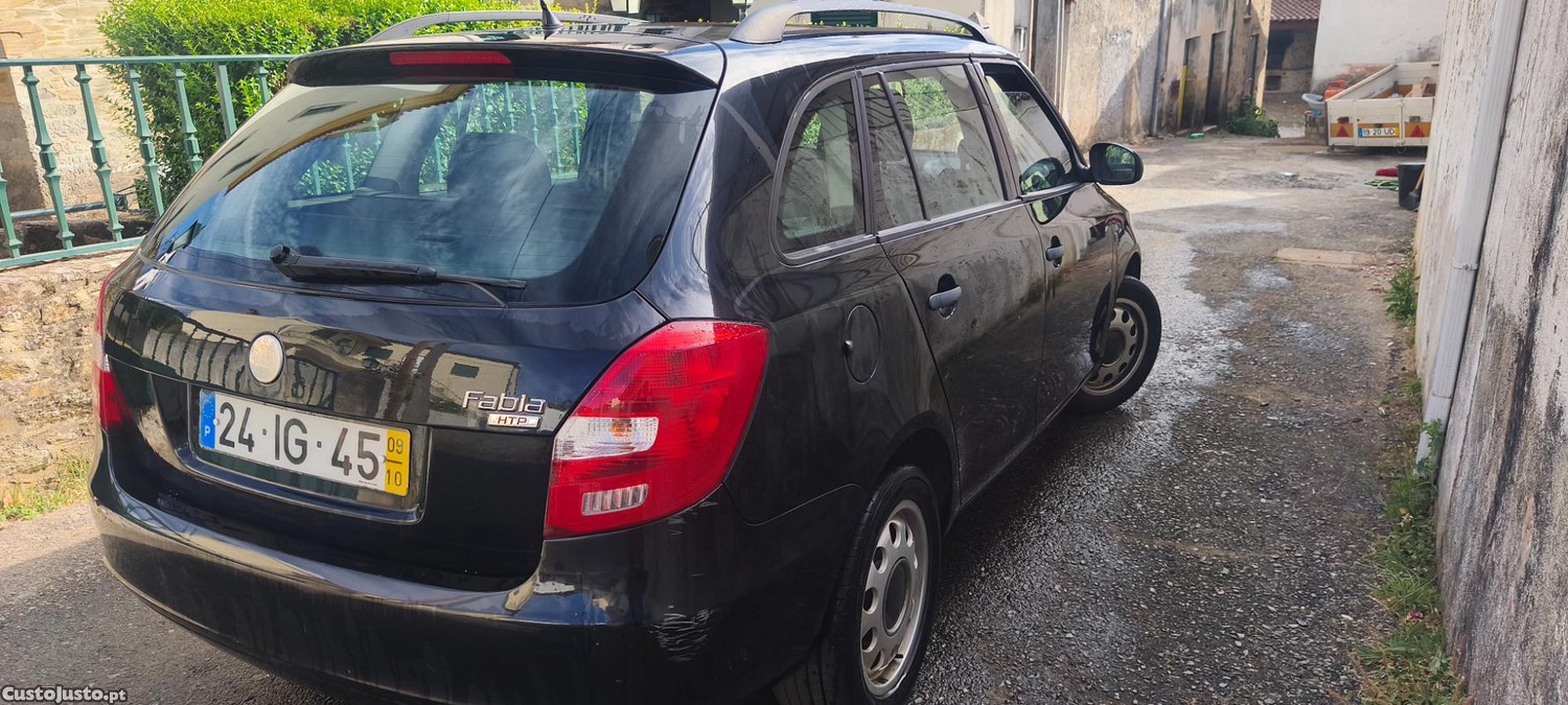 Skoda Fabia 1.2 — fotografia 7