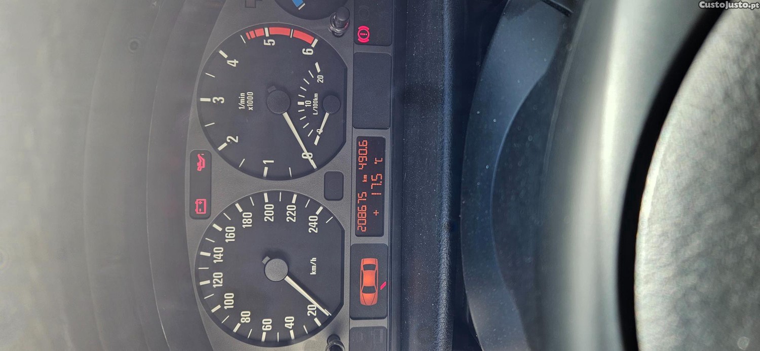 BMW 320 Series (348K) — fotografia 2