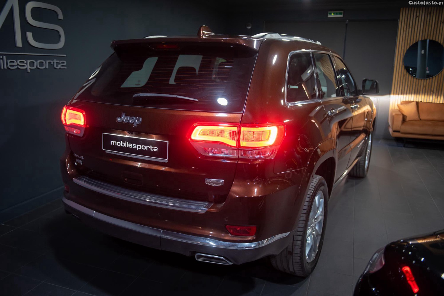 Jeep Grand Cherokee 5.7 V8 HEMI 4WD Auto Summit — fotografia 10