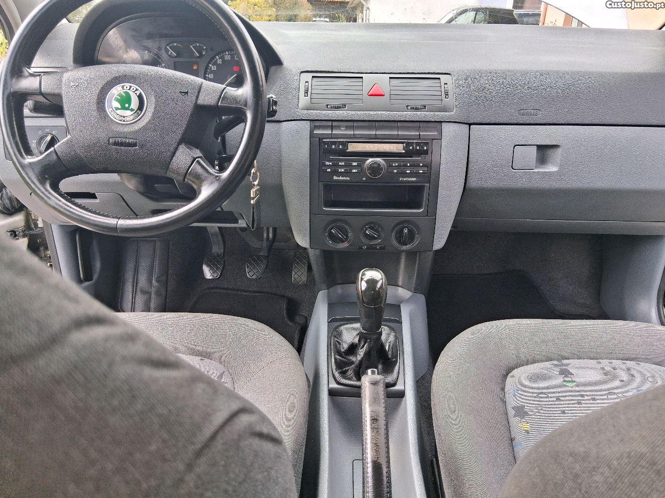 Skoda Fabia 1.4 tdi nacional selo 22euros — fotografia 3