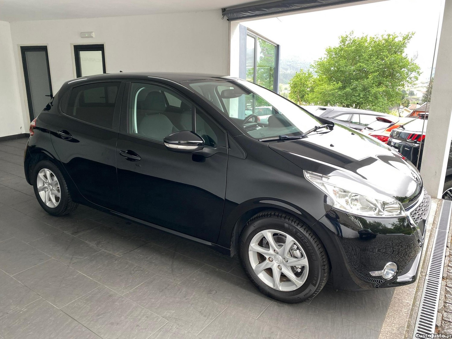 Peugeot 208 1.2 PureTech Active - 15 — photo 3