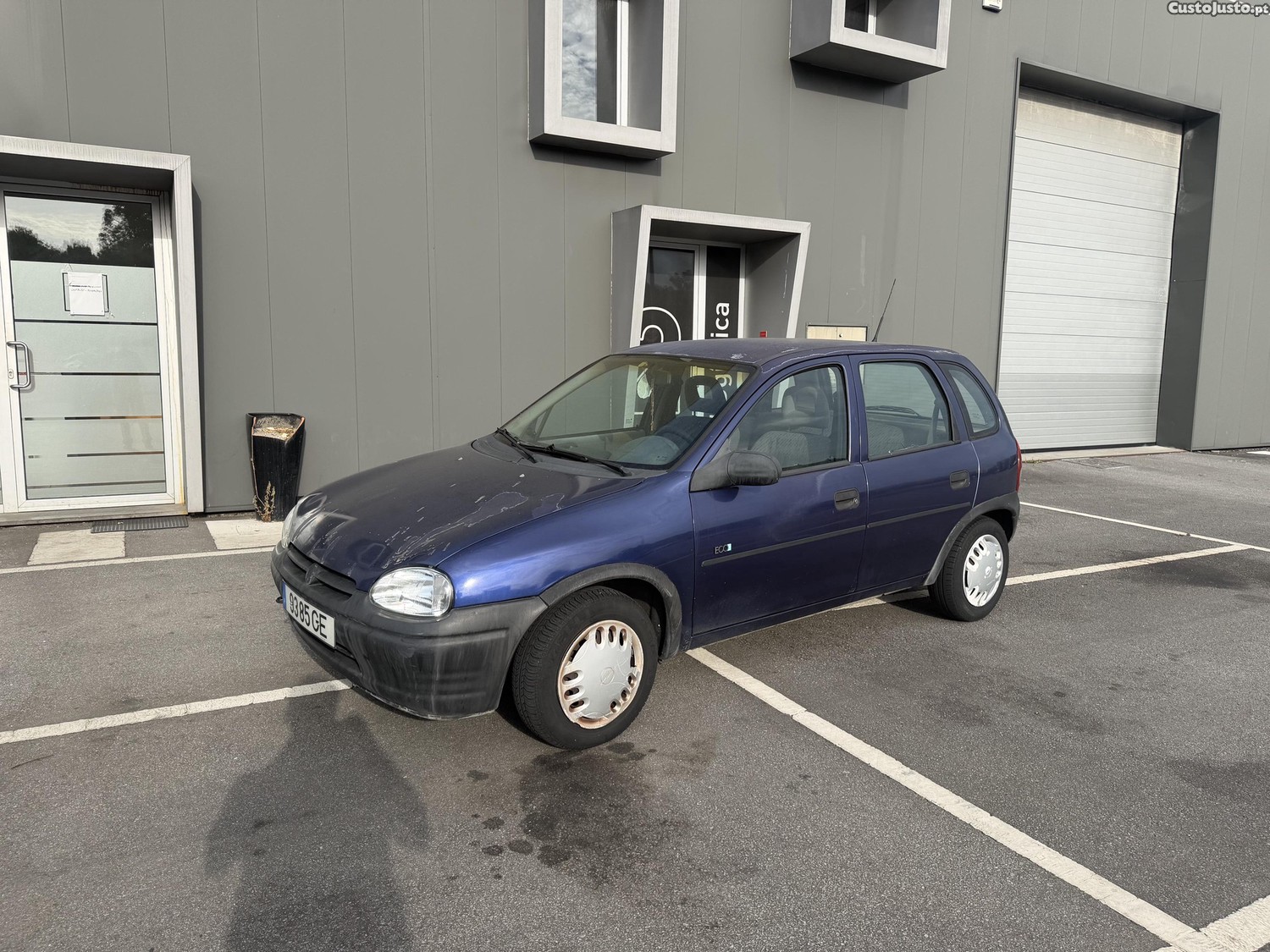 Opel Corsa 1.2 — fotografia 4