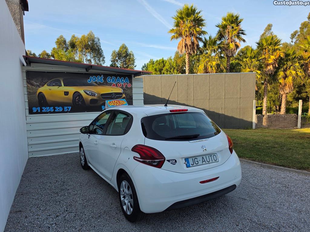 Peugeot 208 1.2i Like 68Cv 60.000Km 07/2018 — photo 3