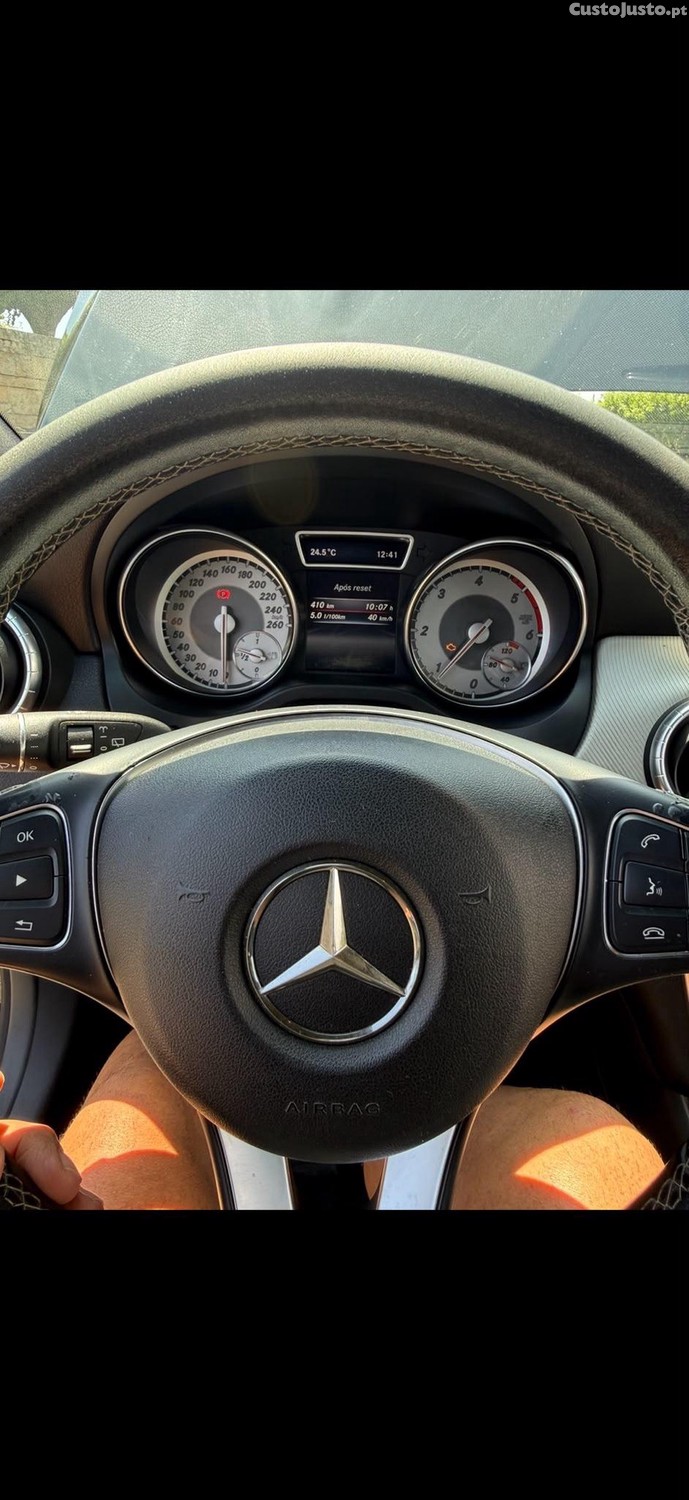 Mercedes-Benz CLA 180 Urban — fotografia 8