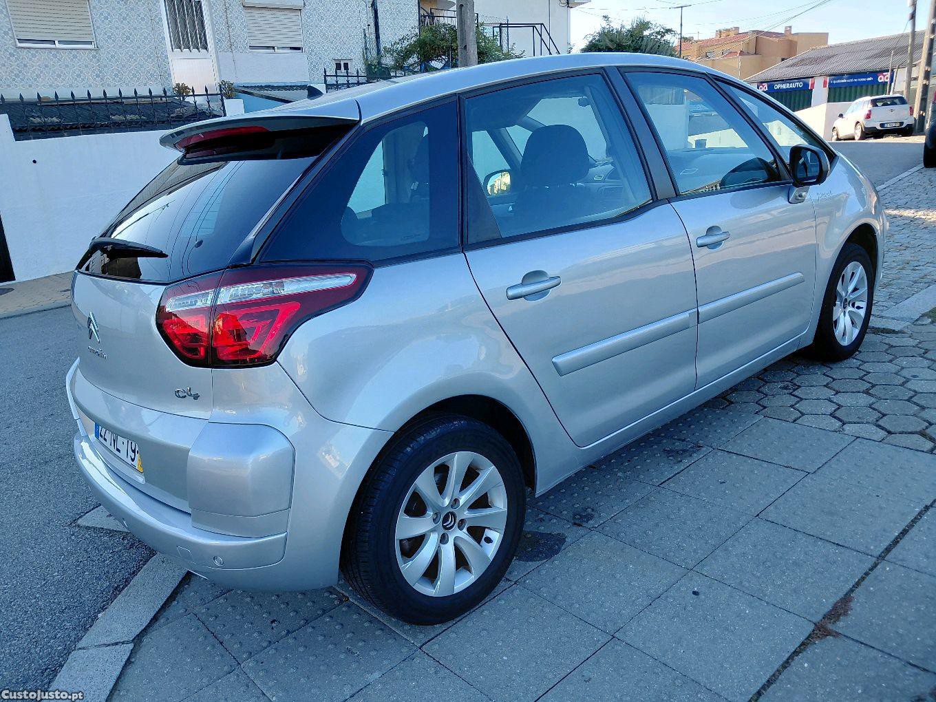 Citroën C4 Picasso Hdi — photo 2
