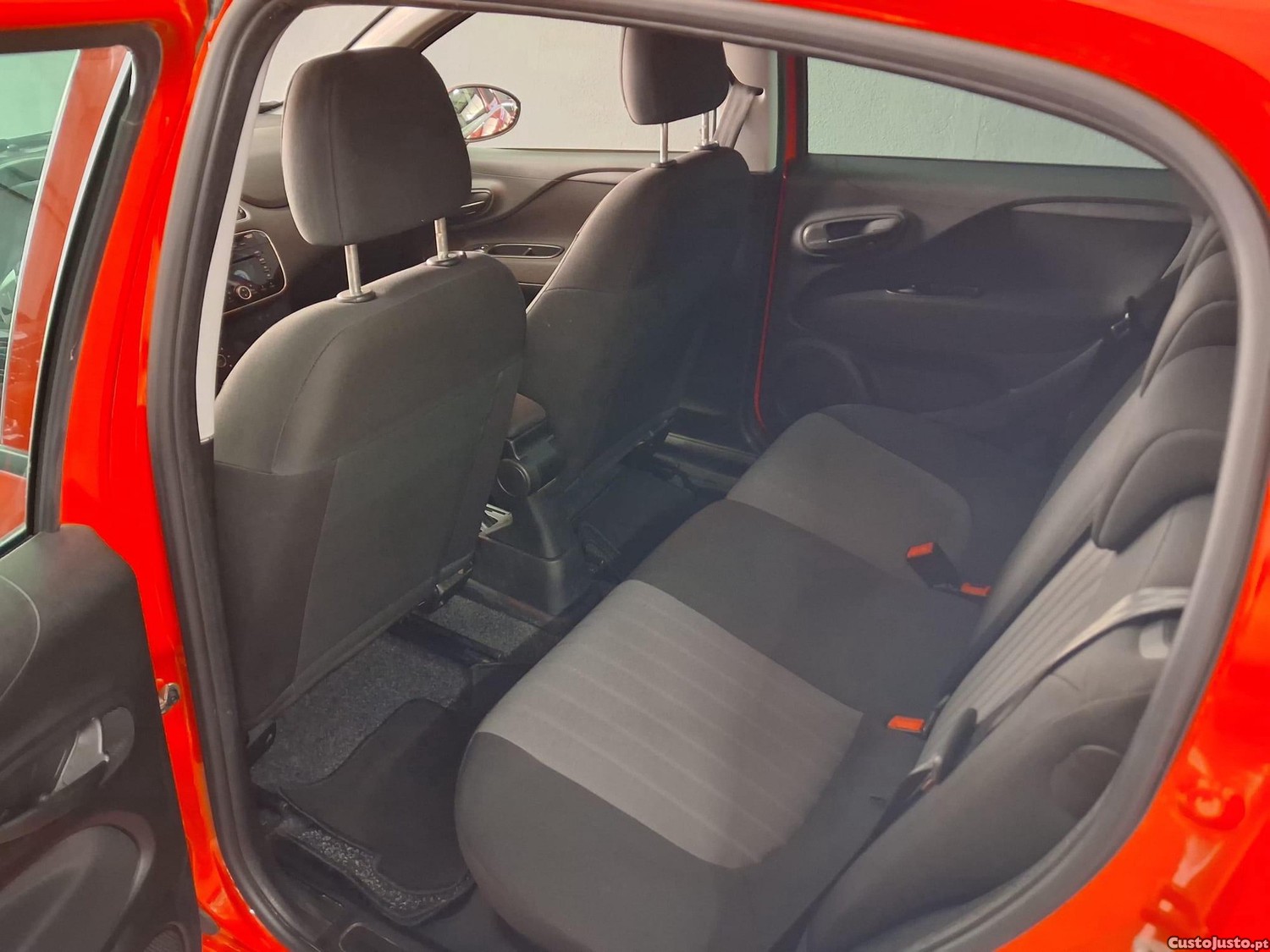 Fiat Punto 1.2 Lounge S&S — fotografia 9