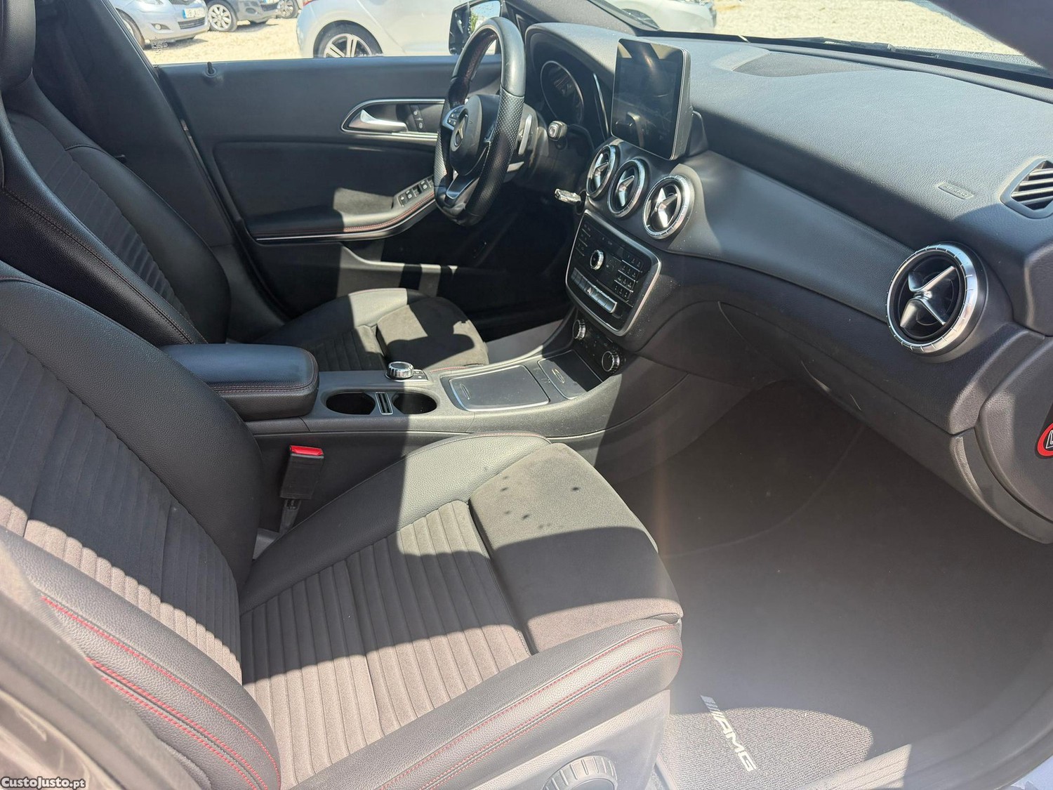 Mercedes-Benz CLA 200 d AMG Line Aut. — fotografia 5