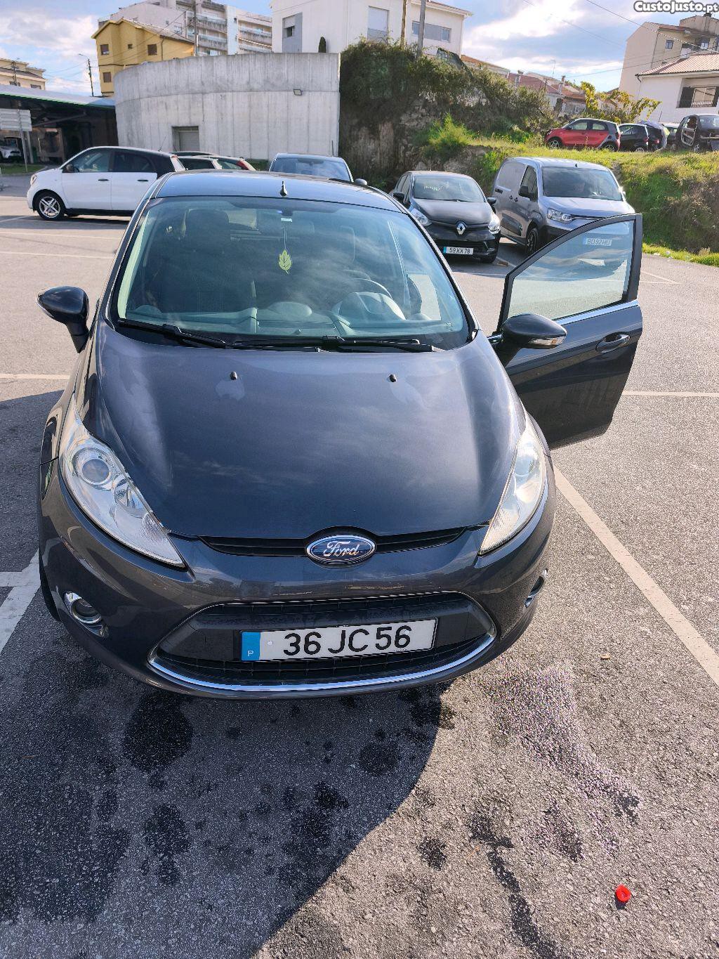 Ford Fiesta 1.4 tdci titanium — photo 4