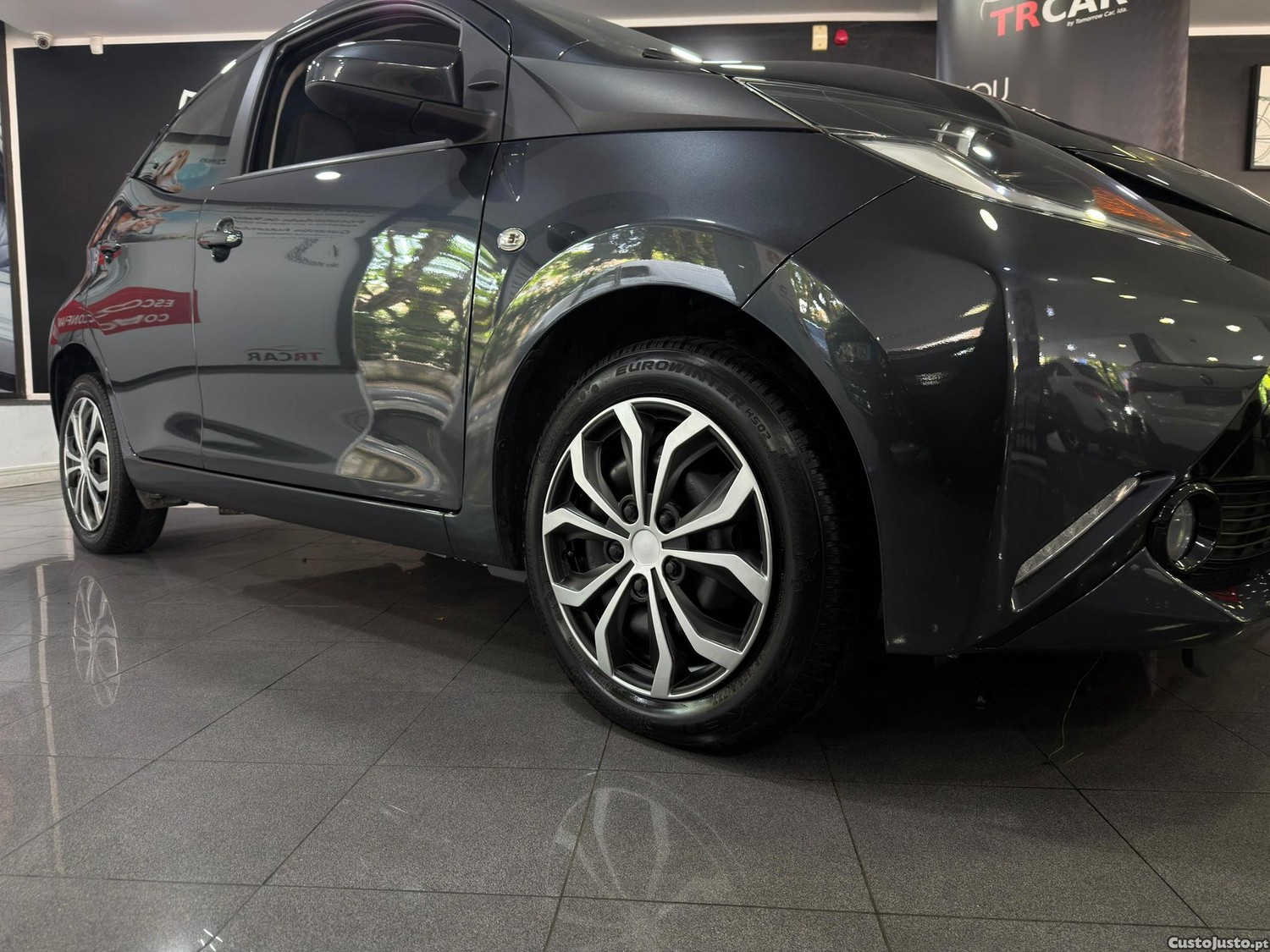Toyota Aygo 1.0 X-Clusiv — fotografia 14