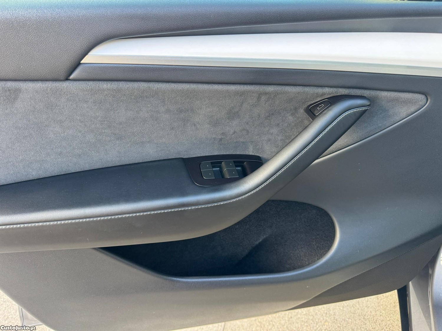 Tesla Model Y Long Range Tração Traseira — fotografia 16
