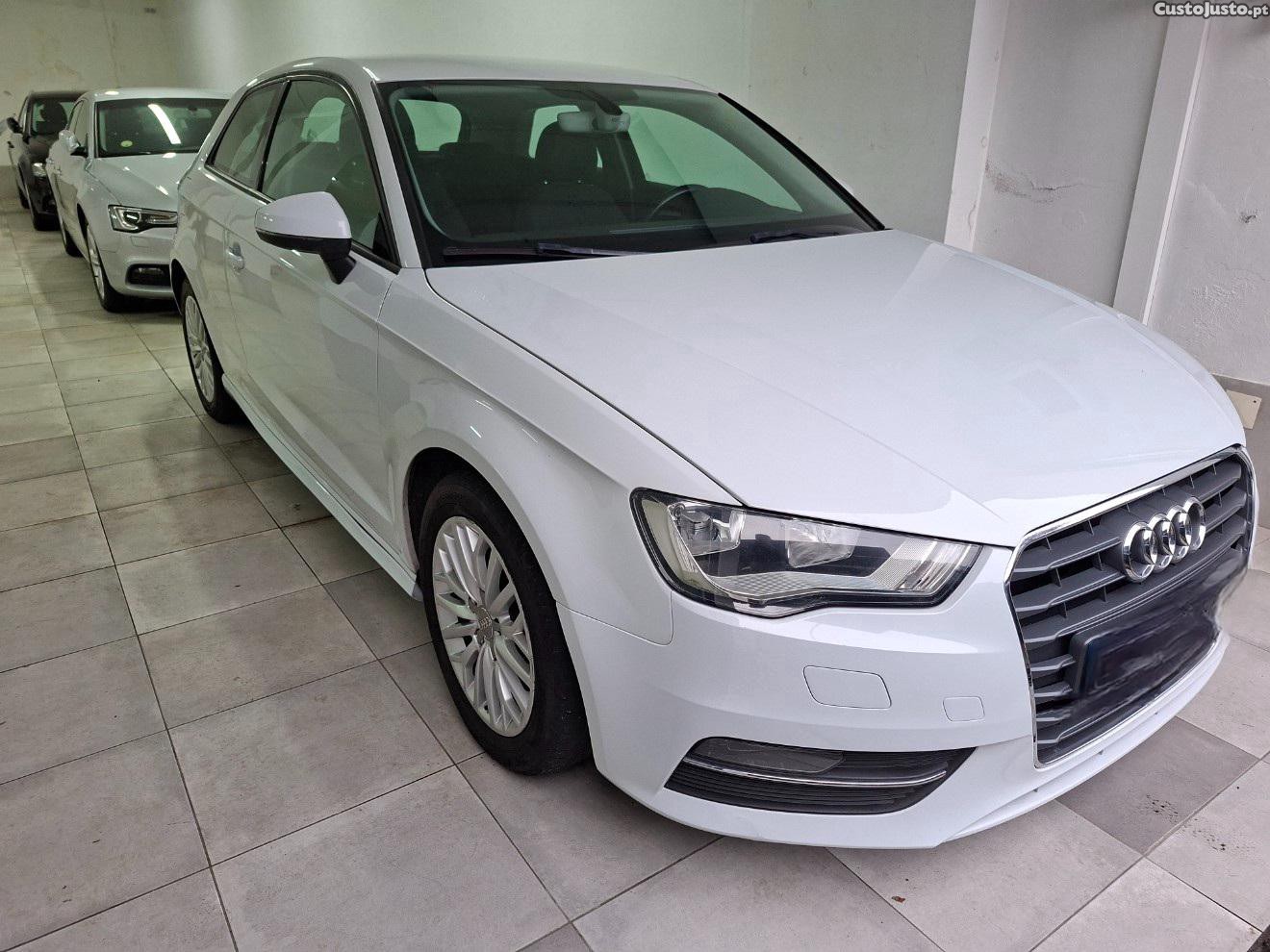 Audi A3 1.6 Tdi 110 Ultra — fotografia 7