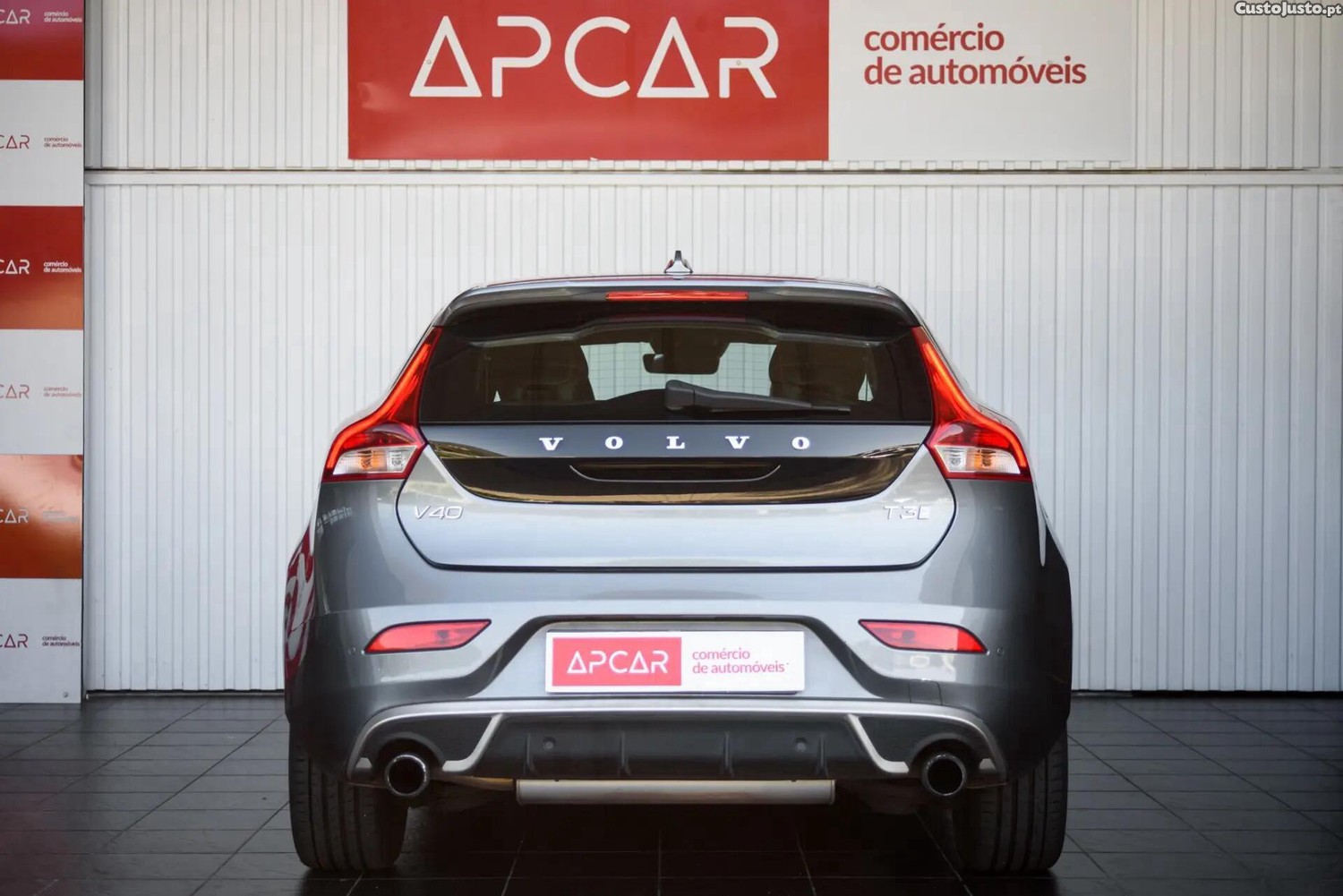 Volvo V40 1.5 T3 Sport Edition R Geartronic — fotografia 3