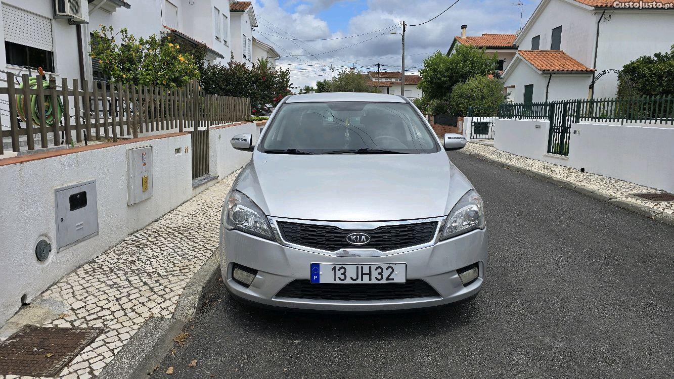 Kia Ceed eco dynamics — fotografia 11