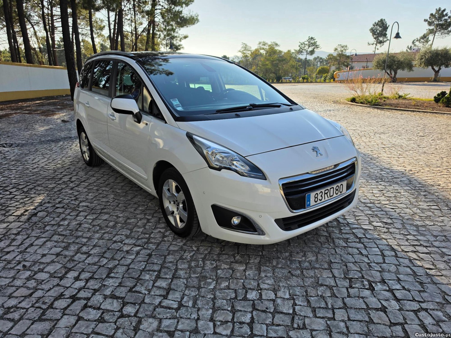 Peugeot 5008 1.6HDI 120cv NACIONAL Automático 7 lugares - 16 — photo 2