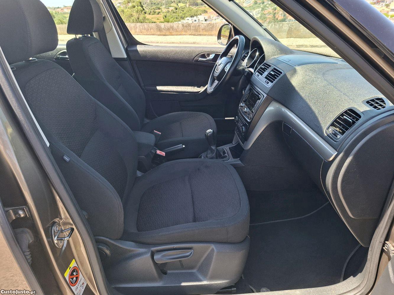 Skoda Yeti 1.2 Elegance 105cv c/ Revisão — fotografia 2