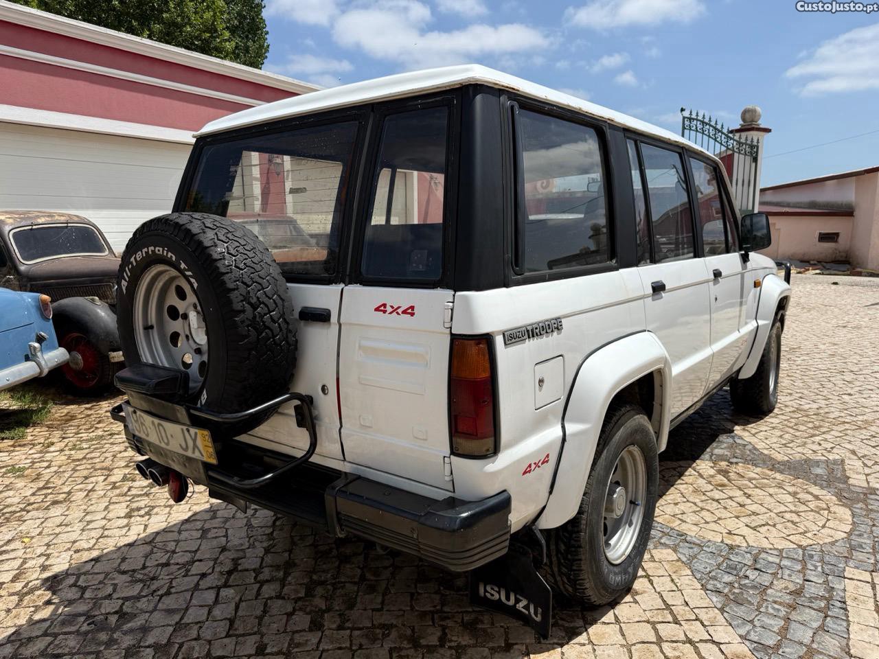 Isuzu Trooper Longo — fotografia 22
