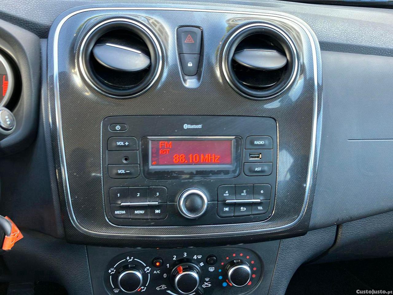 Dacia Sandero 1.0 SCe Pack — fotografia 5