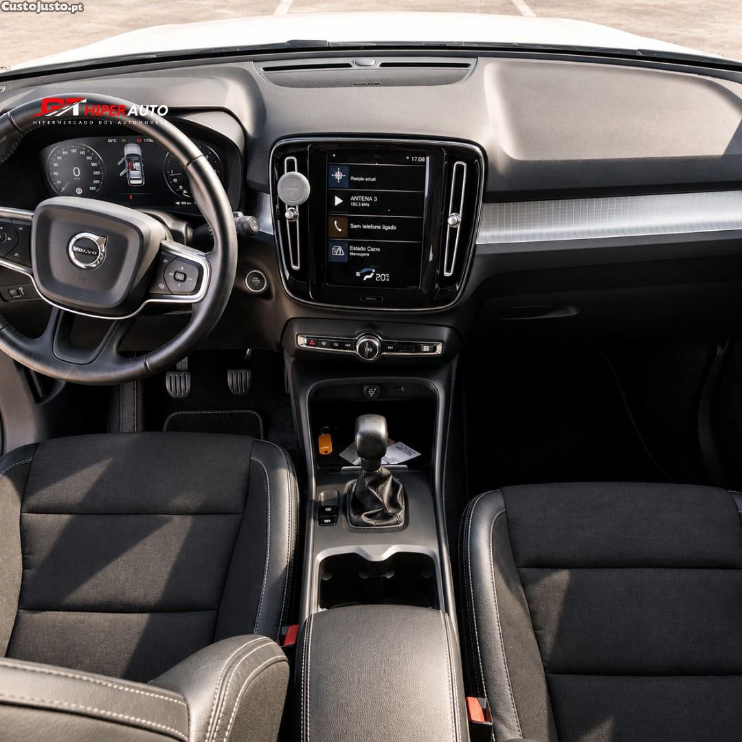 Volvo XC 40 2.0 D3 Momentum — fotografia 4